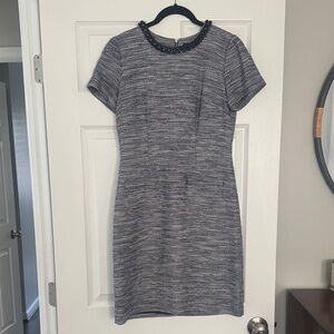 KARL LAGERFELD SIZE 2 blue and white short sleeve tweed dress w neck detail